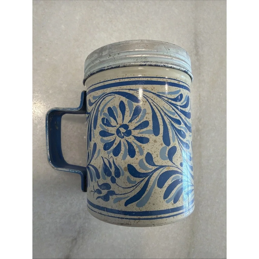 Vintage AVON Country Talc Shaker, 1977 EUC Powder Sugar Shaker GWB01